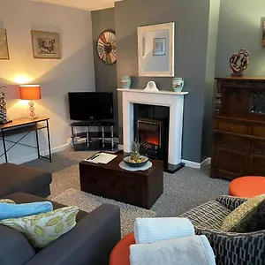 https://the-maisonette-at-no-9-kitchen.cardiffhotelswales.com
